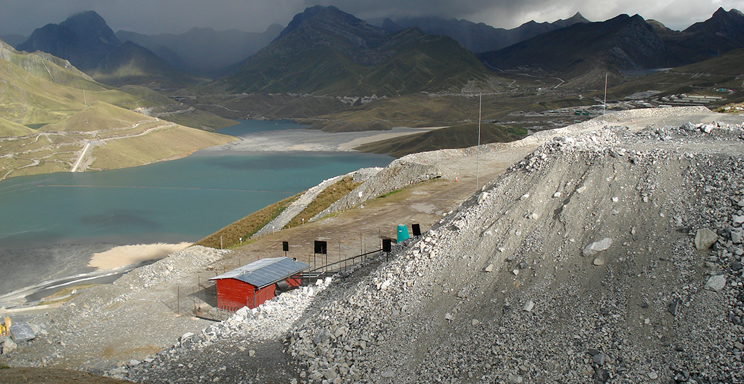 Antamina Waste Rock study - Research to improve prediction of the quantity and quality of drainage from mine waste rock.